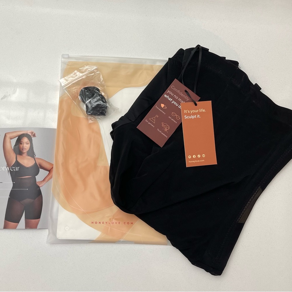 NWT - Honeylove Superpower Short XL